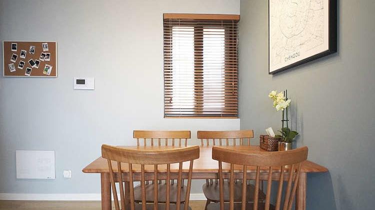 72平，两人两猫，虽然家不大却足够温馨，随手一拍就很舒服！