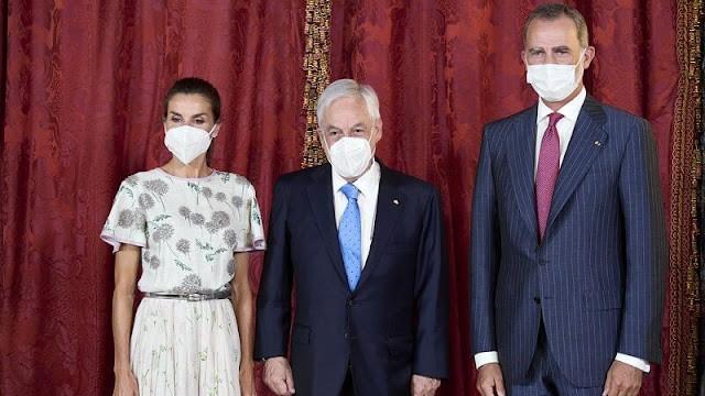 莱蒂齐亚|西班牙国王夫妇同框营业！莱后竟然穿婆婆的旧裙，扎高马尾太嫩了