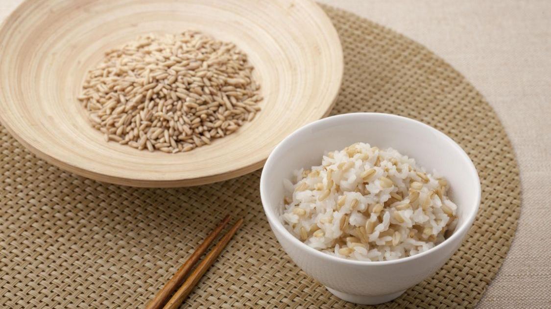 米饭 为了减肥，只吃菜不吃米饭的女性，一个月后会发现这3种变化