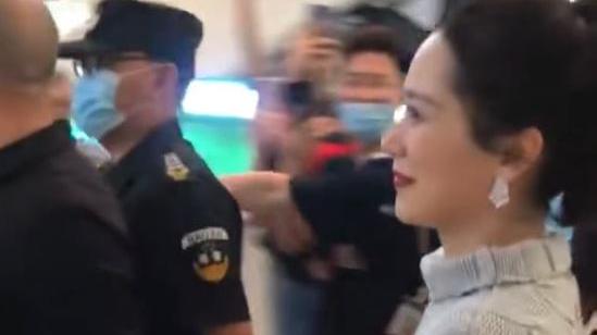 海清|孙俪一年有300个剧本可挑选，海清商场走穴，中年女演员差别太大