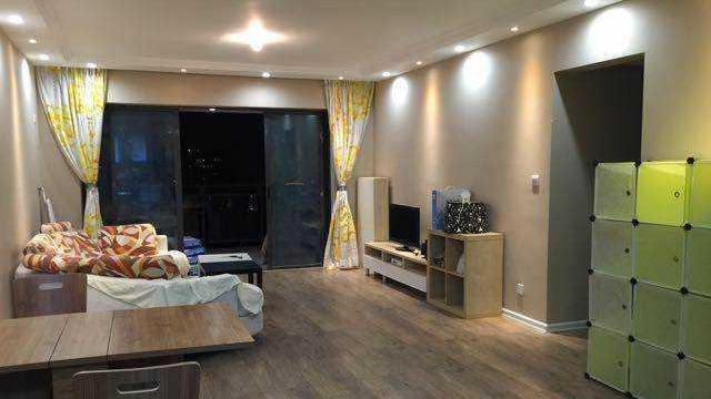 参观闺蜜新家，117平新房硬装只花5万块，网购家具一股廉价的味道