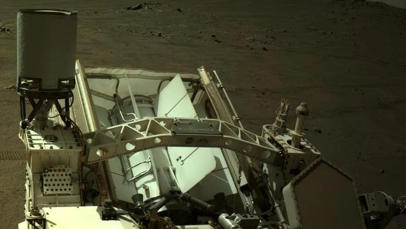 火星 一路狂奔！火星毅力号在杰泽罗陨石坑行驶1.63公里，有何新发现？