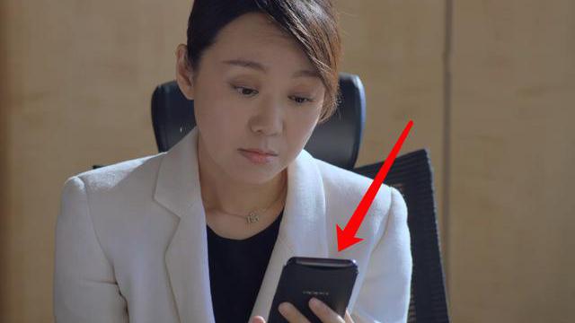 《突围》闫妮的手机火了：原来这手机是OPPO 2018年的旗舰产品