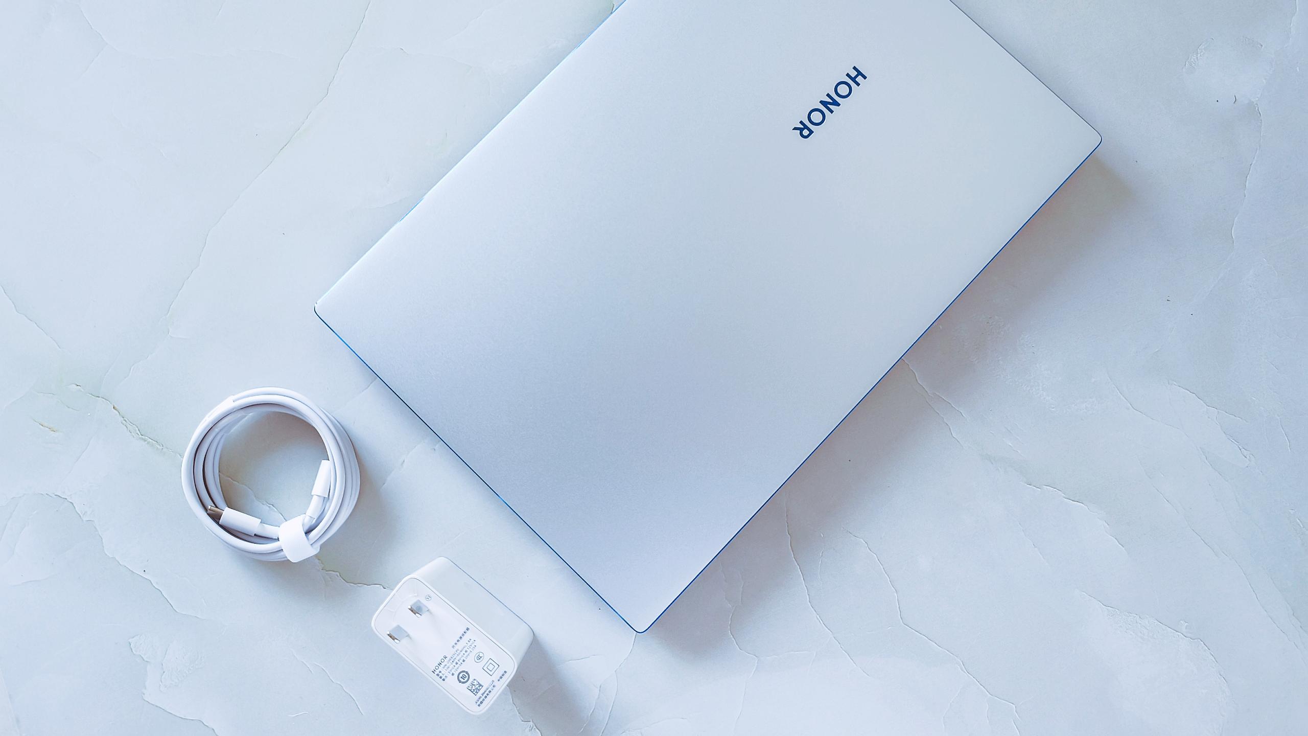保时捷Cayman 荣耀MagicBook 14锐龙版2021款首发评测：轻薄生产力果然非凡
