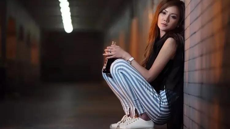 解冻性情|结婚8年的苦恼：我的巨婴老公，除了赚钱，啥也不会！