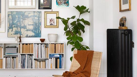 (装饰绘画)挂出一墙壁的画，就是有滋有味的生活