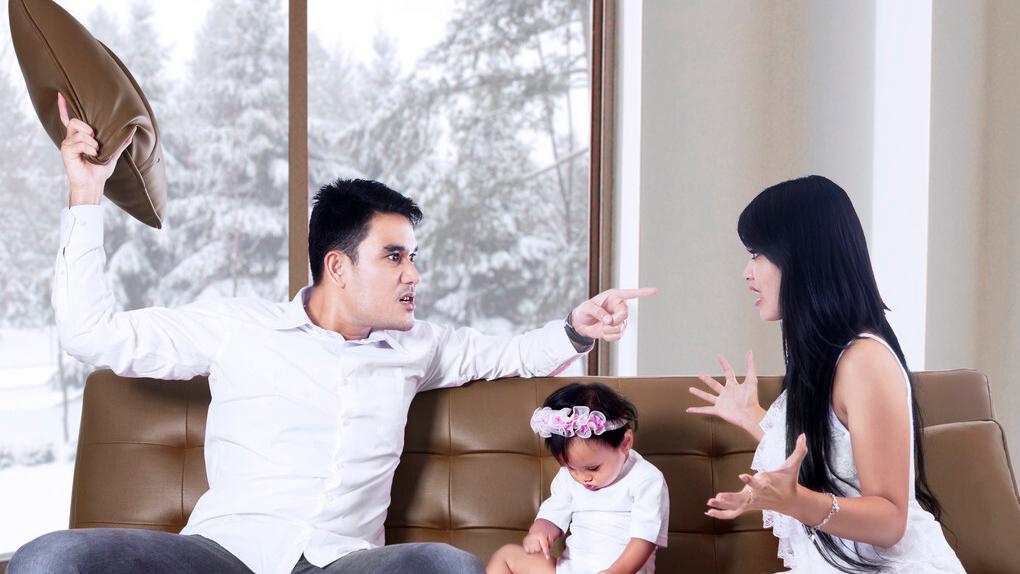 久久说情感|凤凰男老公月薪7千，却承诺父母养两个侄子，结果直接毁了婚姻