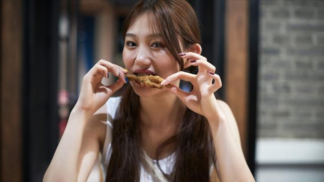 蔬菜|减肥期内主食摄取过少或对身体不利，不妨吃3类食材提升减肥效率
