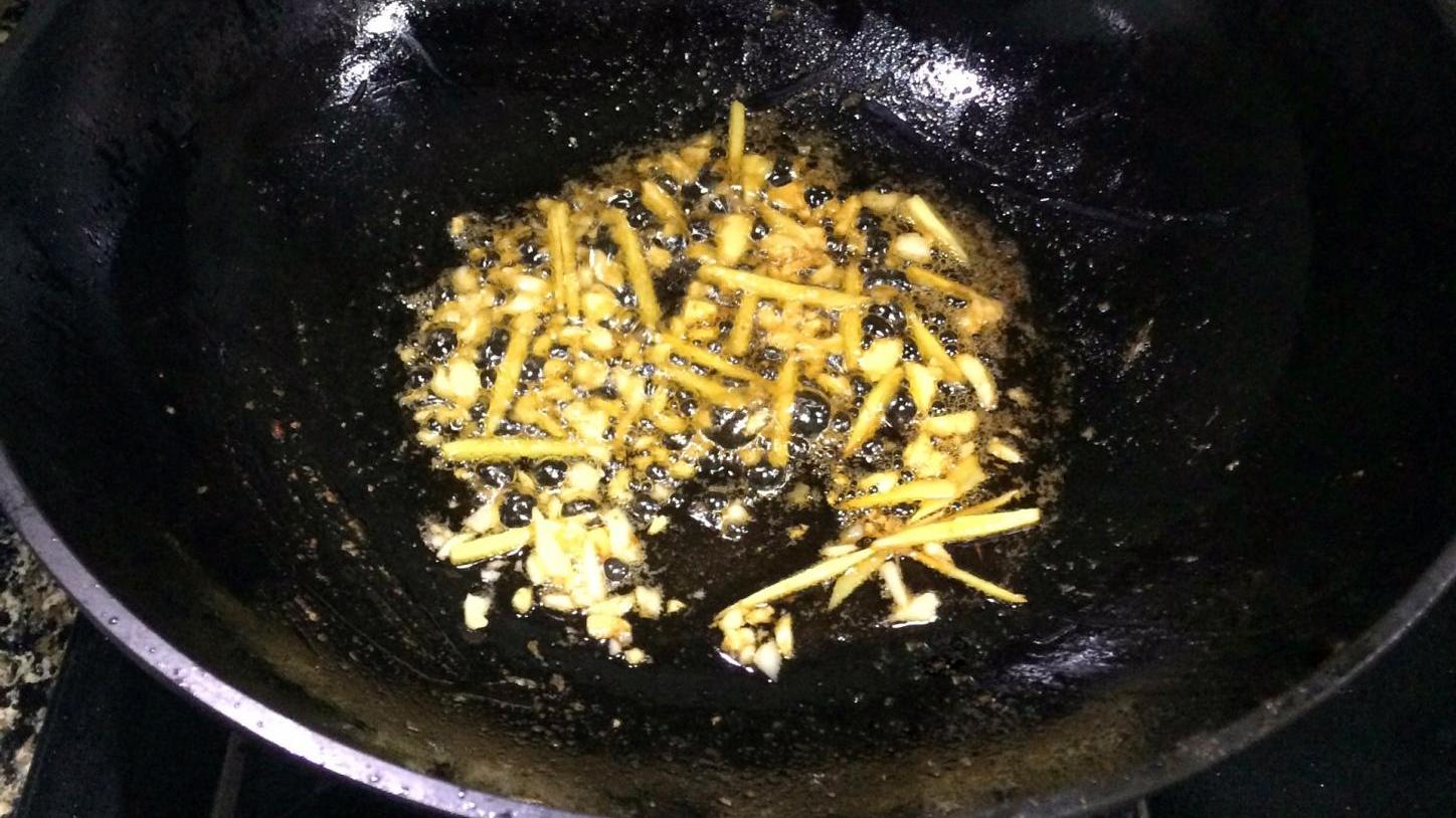 芹菜|这种水果还可以这么吃，和虾仁芹菜一起炒，鲜香味十足