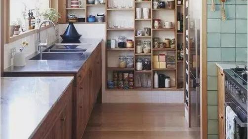 去广东出差，无意发现一户人家的厨房，真是先进，拍照回家跟着学！