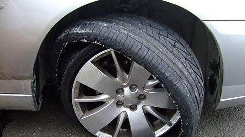 轮胎 网友：汽车爆胎很危险，千万不能全部换成防爆胎！