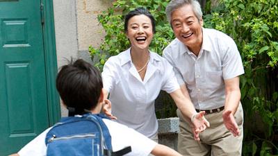 洞鉴君子|“孩子大了，我们自己带”65岁阿姨委屈：当了5年保姆，反被嫌弃