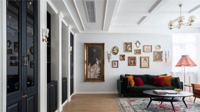 122平混搭四居室，四等分的内嵌式柜子让室内平添一份典雅