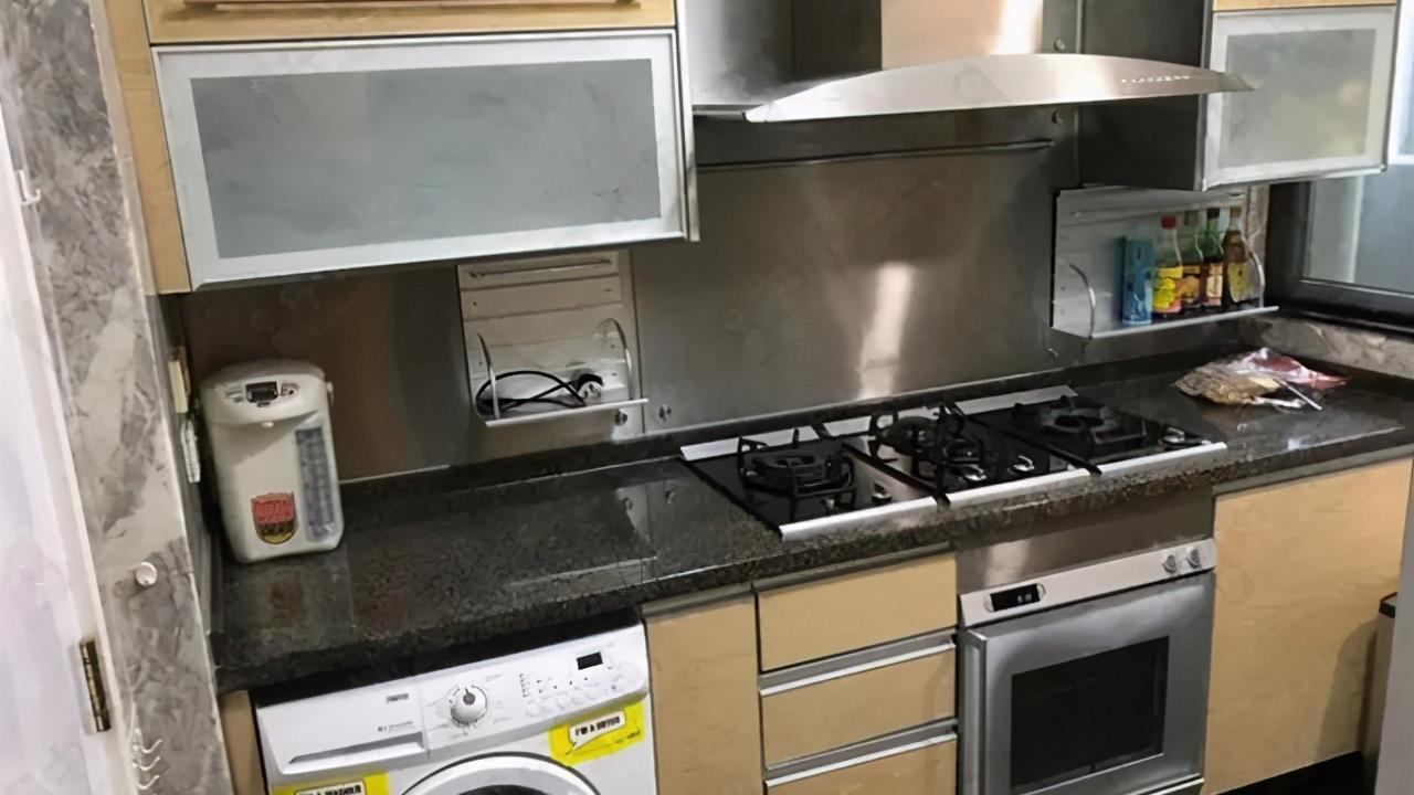 建议大家：厨房再大也别乱布置！年轻人教你这么做，整洁又干净