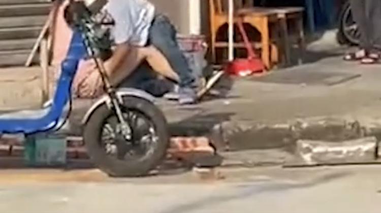 以身说法|目无法纪，色胆包天！广东顺德男子，竟敢当街强奸路人女子！网友：必须严惩！