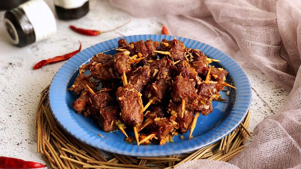 孜然|快手家常菜：鲜嫩的孜然牙签牛肉粒，比红烧还好吃，几分钟就出锅
