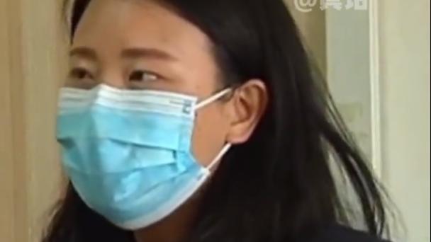 精装秒变毛坯！女租客退租后将家具家电全搬空，墙纸地板也都挖走