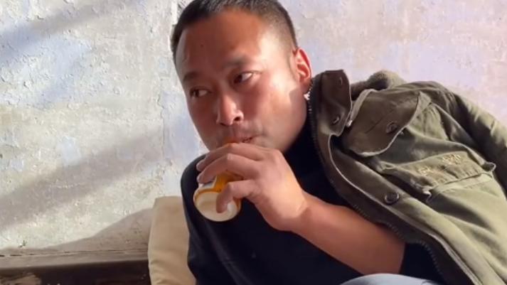 人物设定|人设都是假的！张同学走红后首次接受采访，重要细节被曝光