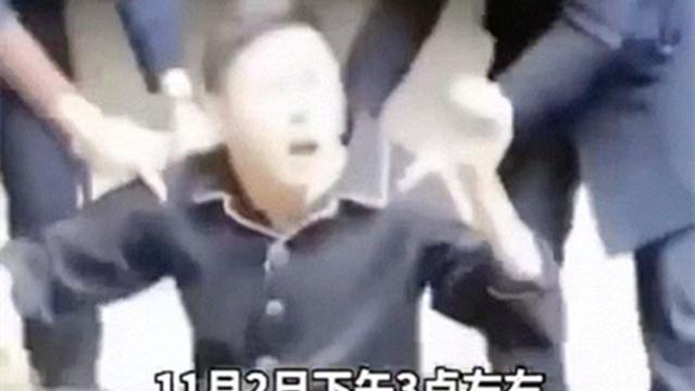 别样明月|重庆两幼童被亲爸推下15楼坠亡，人性的恶是我们想象不到的