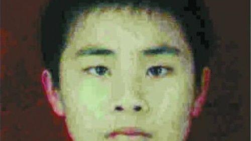 网吧 17岁男孩成最小A级通缉犯，13天杀了9条人命，却因未成年躲过死刑
