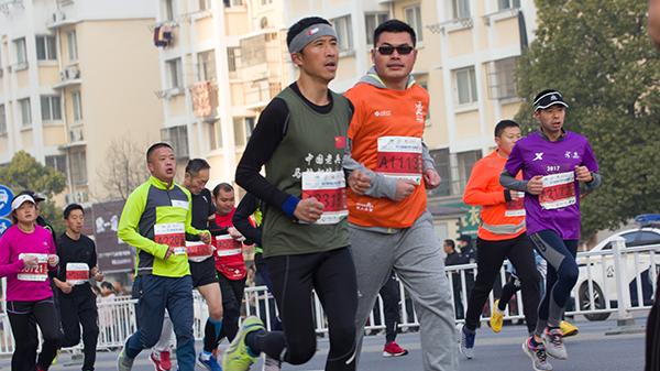 跑步|跑步能减肥，但别陷入“误区”，正确的跑步方法，不妨参考下