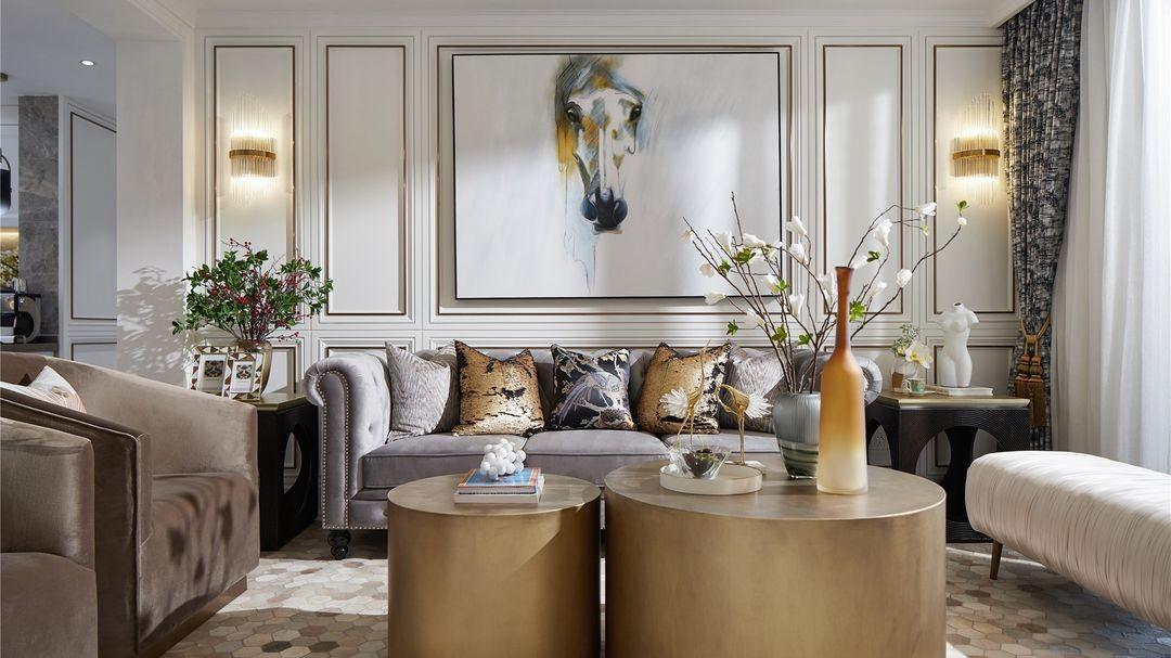 以白色为主的现代别墅，明亮又雅致，兼顾不同年龄段的喜好