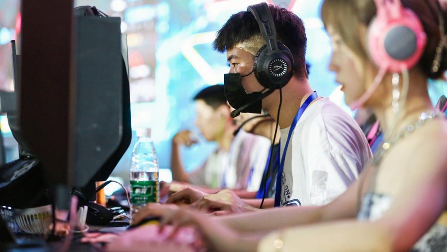 激发城市活力，《穿越火线》百城联赛打造全民电竞新范例