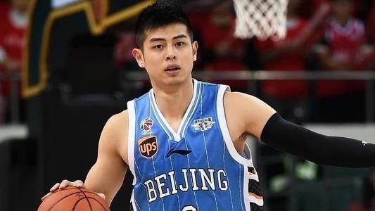 肖翻天和同学们 方超巨缺阵，林书豪未归，首钢揭幕战悬了