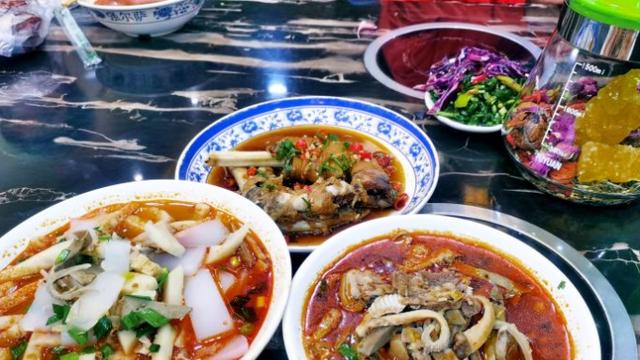 黄瓜|宁夏这家店，因老板娘的高颜值火遍当地，卖得贵客人也挤破头去吃