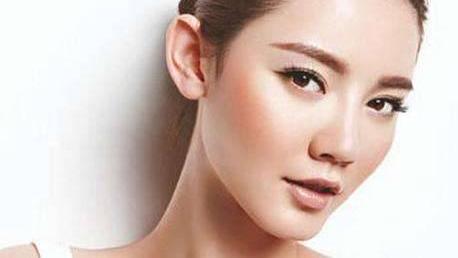 整容 肌肤暗淡用什么精华液改善 美白保湿精华液推荐