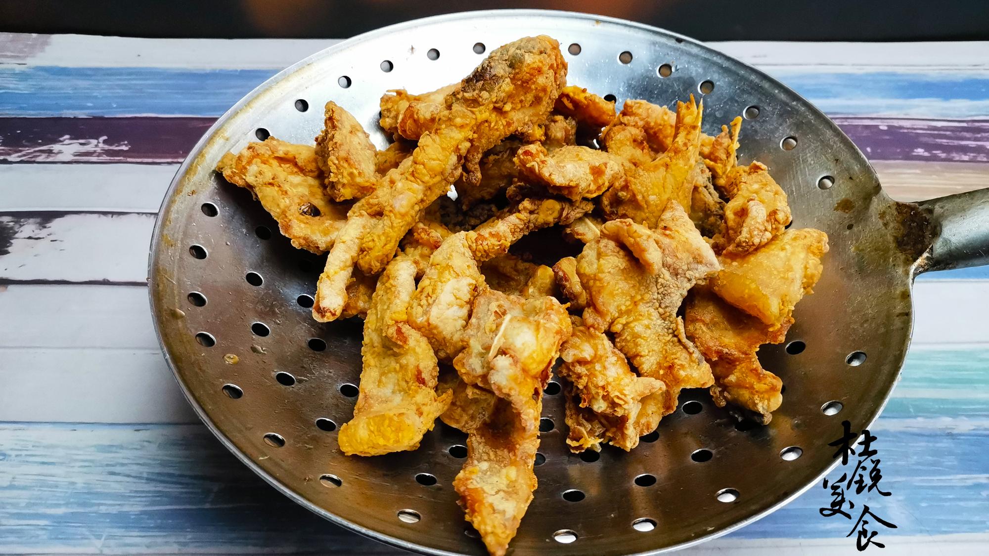 米饭|做完水煮鱼，剩下的鱼排可别扔，做成椒盐鱼排，比烧烤还好吃