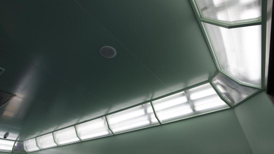 你家吊顶还在做石膏线吗？现在流行做一圈发光线条，好看又实用！