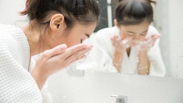 韭菜 化妆脸搓泥，护肤品表示：“我可不背锅”，原因可不止一个