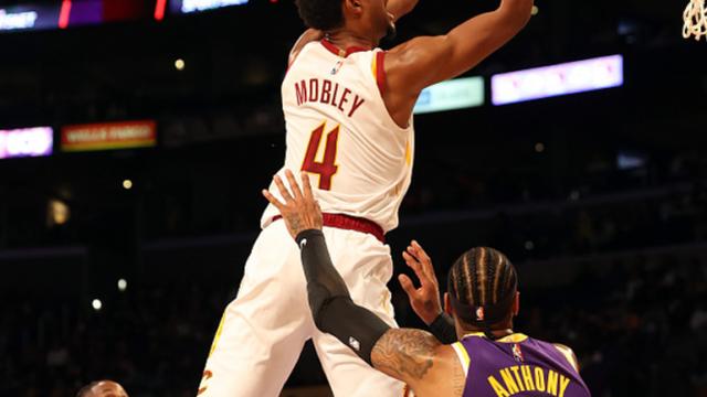 静静聊澸情 竞争最佳第六人！安东尼两次替补6三分轰20+ 仅比骑士板凳群少1分