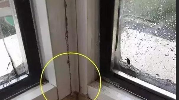 为什么自家窗户老渗水？原来是有原因的，老师傅带你完美解决