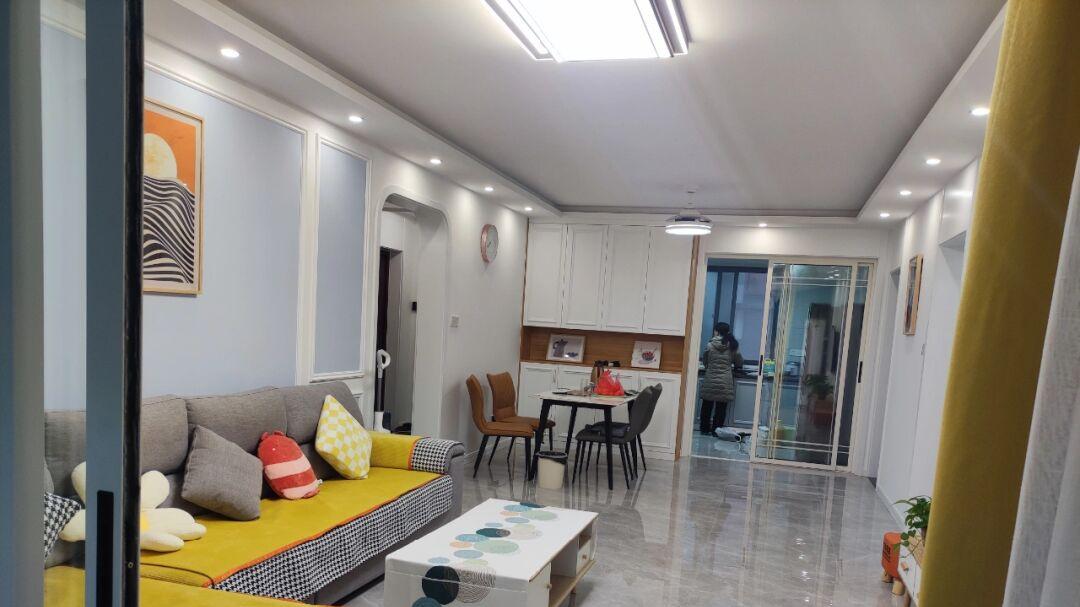 终于入住梦想的家，全屋花心思装修，飘窗改柜子非常实用，分享下