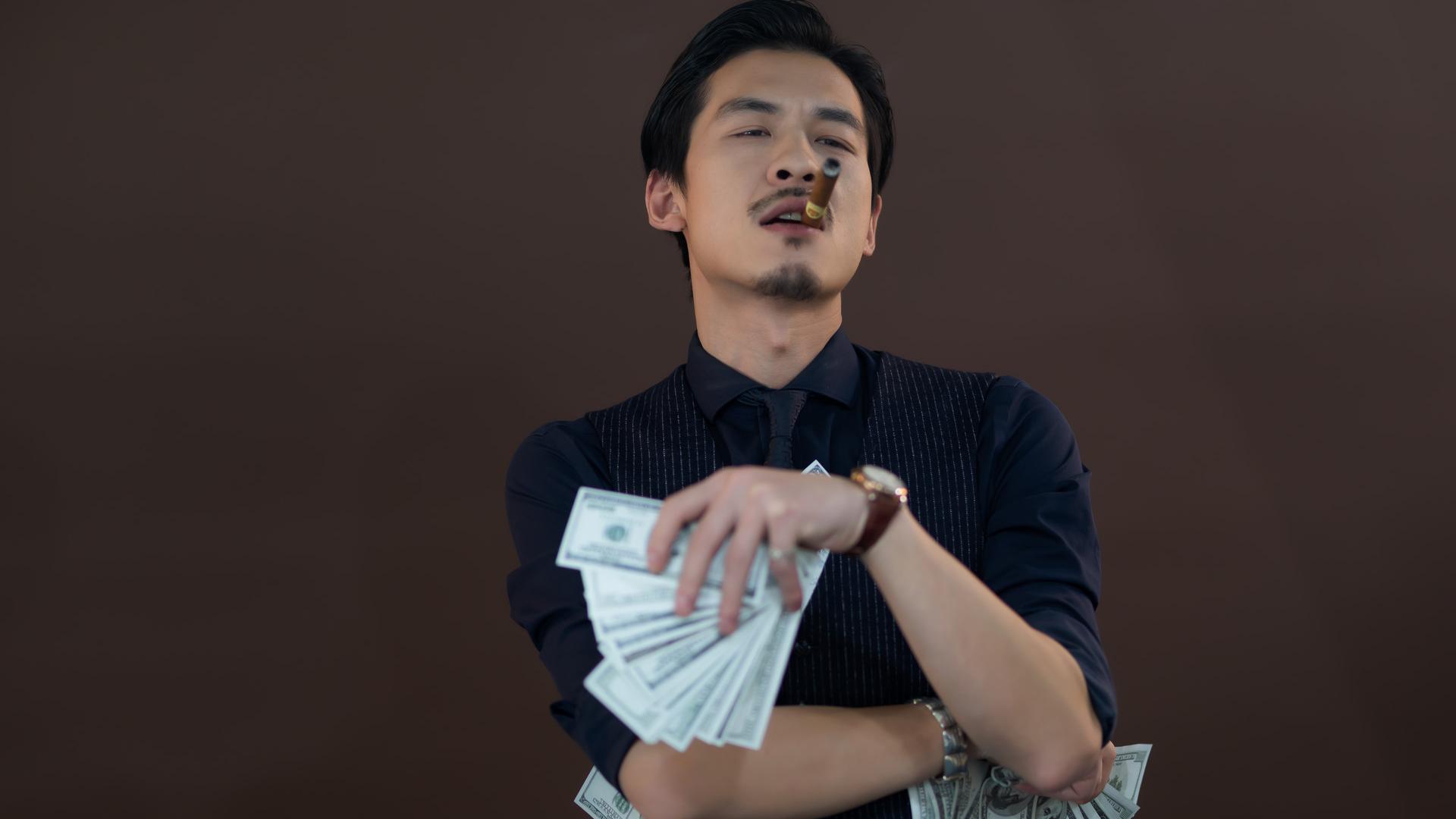 说爱 男人有没有钱，不是看他的存款有多少，而是这4样东西