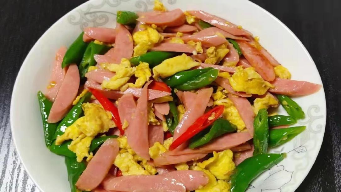 辣椒|秋冬季，不管有钱没钱，给家人做这菜，比猪肉便宜，解馋又下饭
