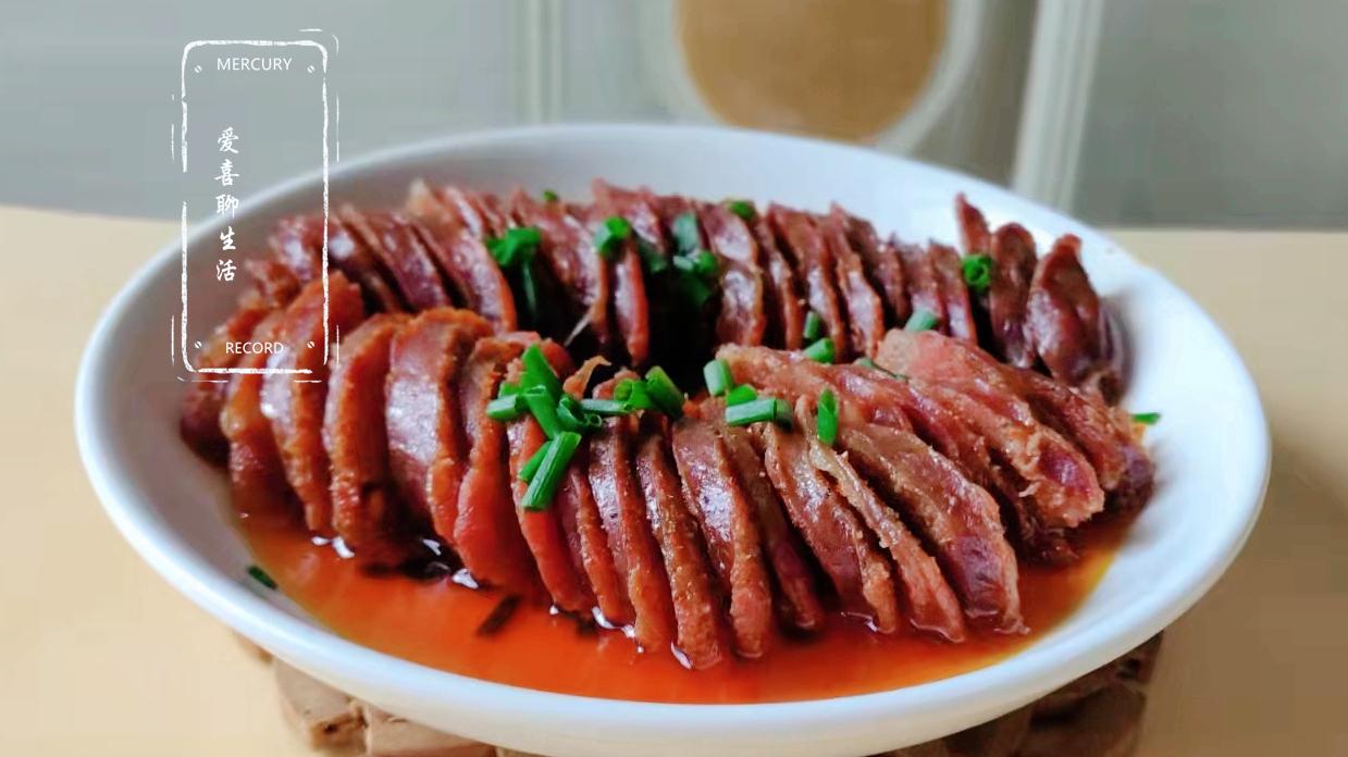 香肠|秋冬交替，多吃蒸菜，这菜蒸一蒸就上桌，香到流口水，好吃不停筷！