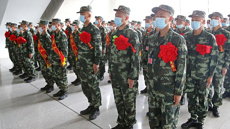 李政宰 体重较大的青年，去当兵怎么样？努力的人成为了帅哥！