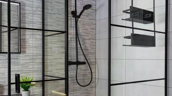 再给一次装修机会，卫生间淋浴房就选这种了，平开门田字格更好用