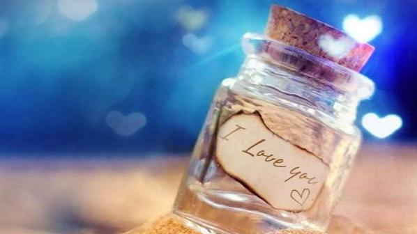 泡沫说情感 心理测试：漂流瓶中哪一个最漂亮，测谁是你远方想要思念的人！