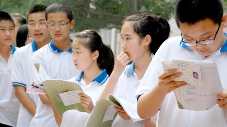 发型 初中公布发型“新标准”，男生颇有一股军人范，女生接受度不高