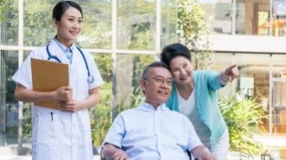 上官天竹|人活着总有老的那么一天，如果老了生活不能自理，你们怎么办？