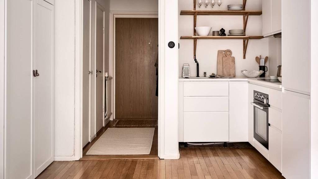 女孩8年北漂买20㎡小屋，客厅当卧室，再小也是家啊