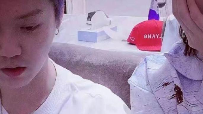 关晓彤|关晓彤公开跟鹿晗生活照后，又晒出刚起床的模样，戴兔耳睡眼惺忪超甜