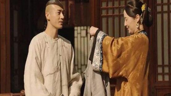 街拍|豆瓣从5.2直降到2.8，虐猫事件之后，《当家主母》不值得看了？