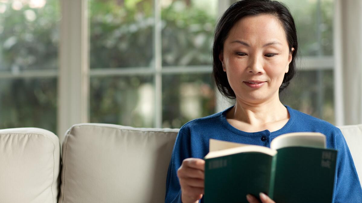 繁花妹说情感|70岁大妈：花7千请45岁男人当保姆，前期挺满意，后期很心烦