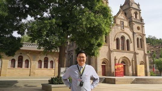 素手挽清说 躺平可耻？43岁教授用“亲身经历”告知：寒门可以出贵子！