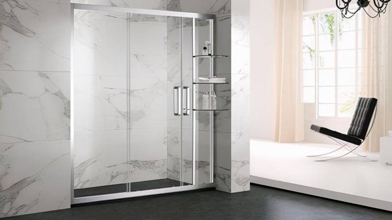 到了冬天才知道，淋浴房装错了好难受，简直是一种煎熬！